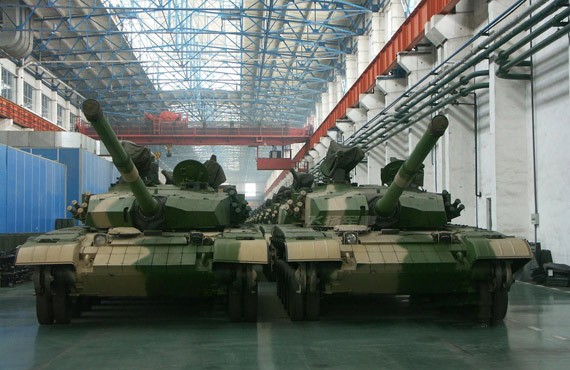 Xe tăng chiến đấu Type-99 trong nhà máy lắp ráp của Trung Quốc